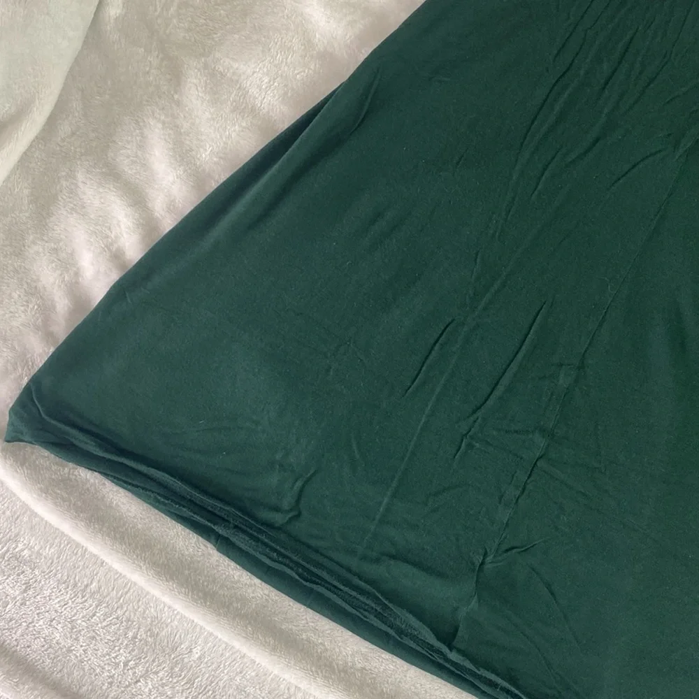 Dark green sleeveless wrinkly dress - Picture 13 of 17
